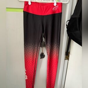 Detroit Red Wings leggings.